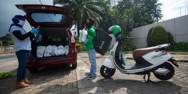 Grab dan YPO Berbagi Kebahagiaan Ramadan,  Bagikan 100.000 paket berbuka bagi 25.000 KK di Jakarta