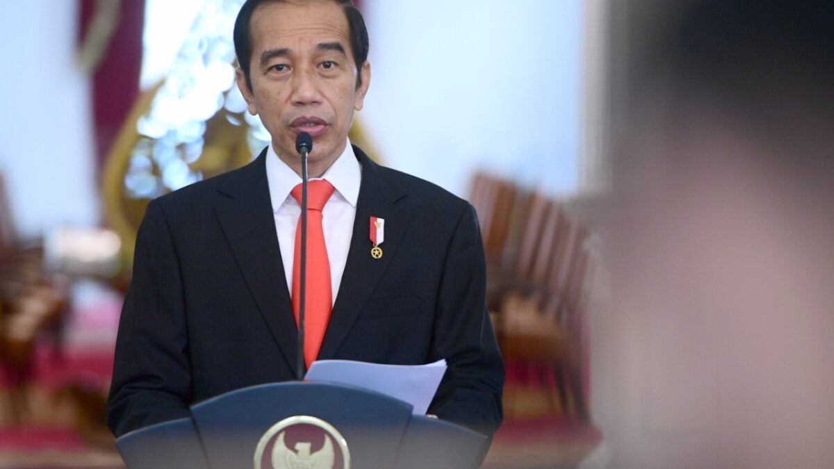 Presiden Joko Widodo Mendorong Industri Farmasi Nasional Agar Mandiri