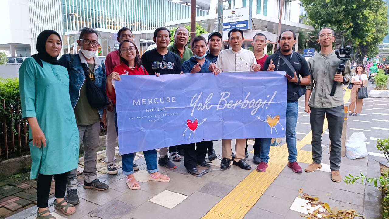 Hotel Mercure Ancol Bersama Jurnalis Media Satu Warna Berbagi Kebahagiaan di Bulan Ramadan