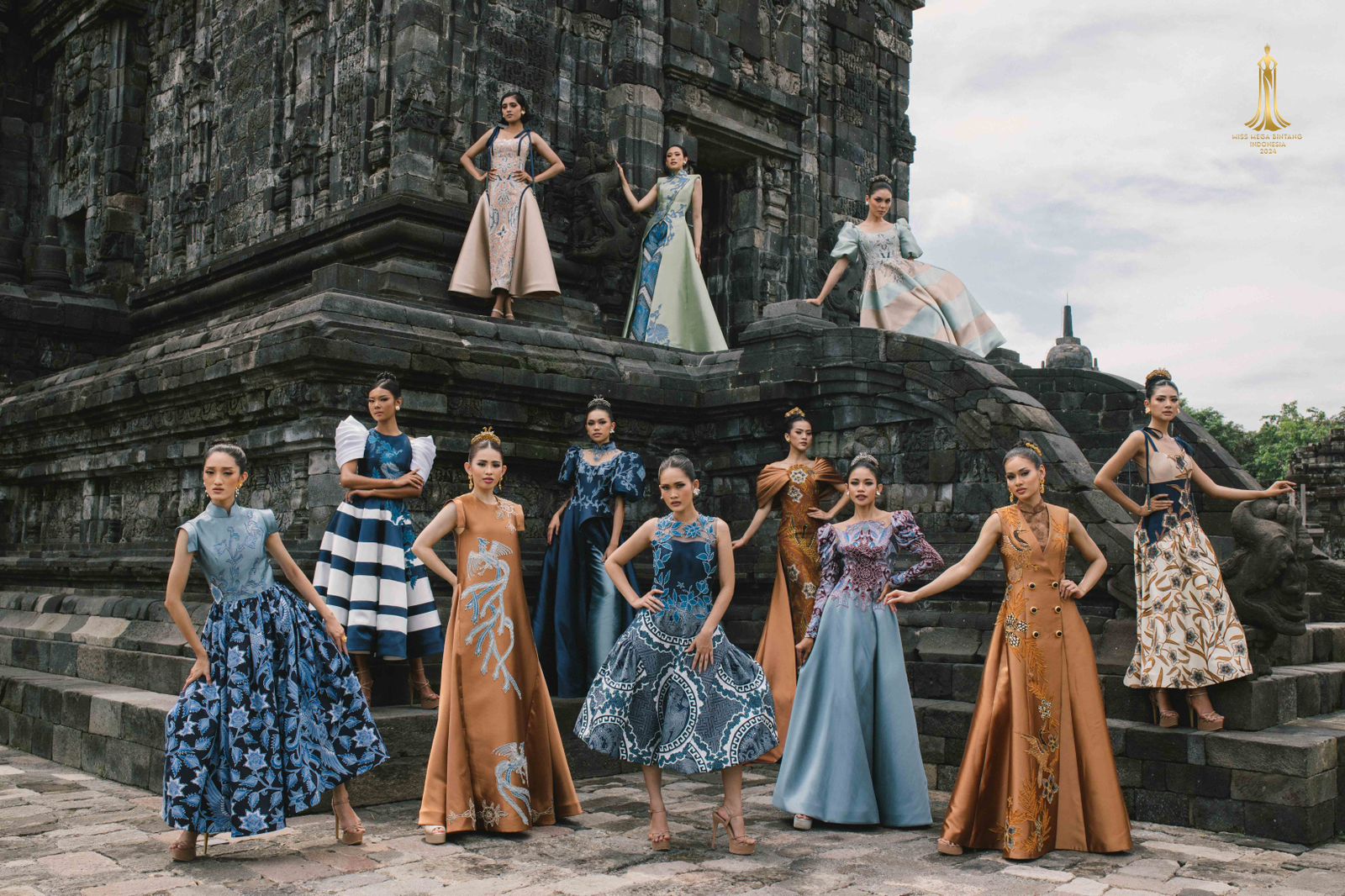 Ivan Gunawan Tantang 50 finalis Miss Mega Bintang Indonesia 2024 Melenggang di Fashion Show  Koleksi Batik Iwan  Karya 4 Desainer Tanah Air