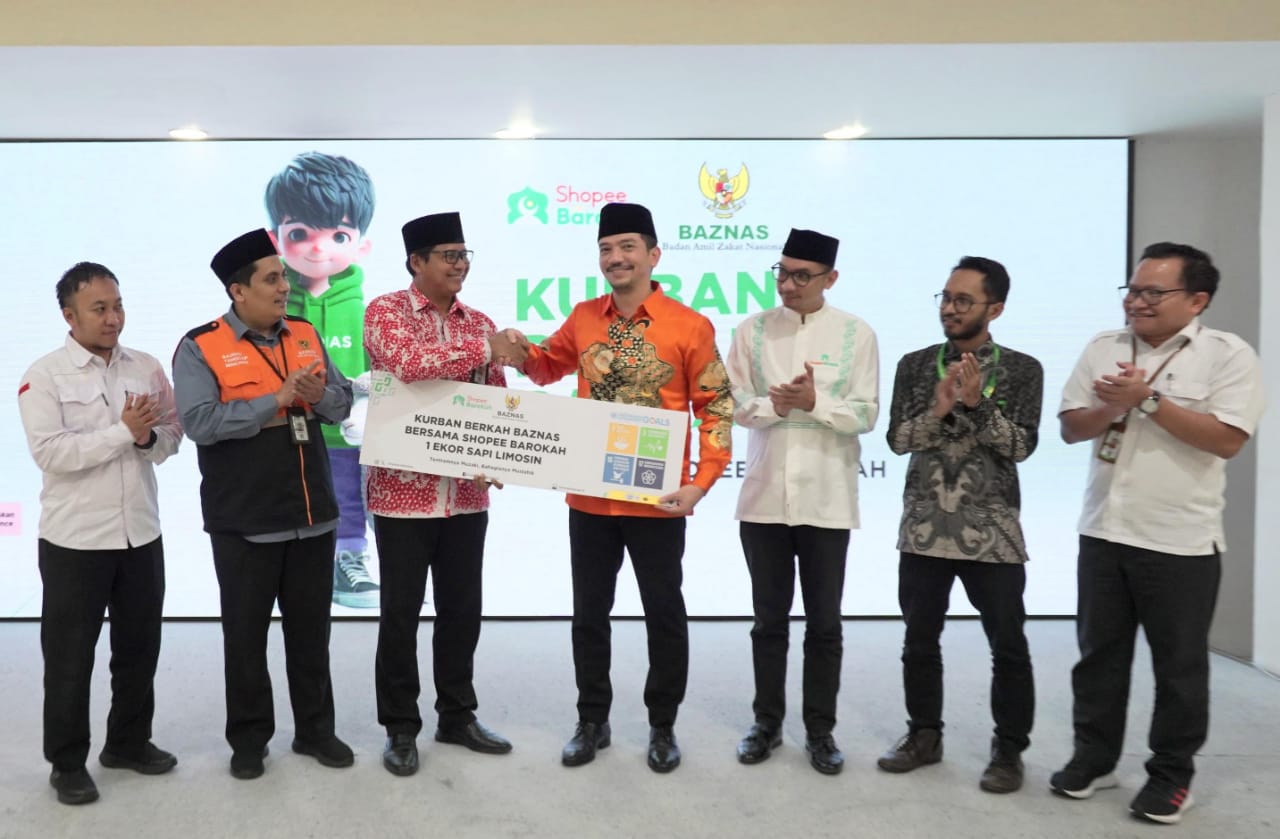 Shopee Barokah Serahkan Sapi Seberat 1 Ton Kepada Baznas RI