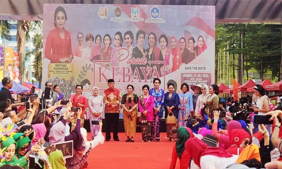 Peringatan Hari Kebaya Nasional 2023, Mentri Bintang Puspayoga: Melestarikan Budaya dan Meningkatkan Ekonomi Rakyat