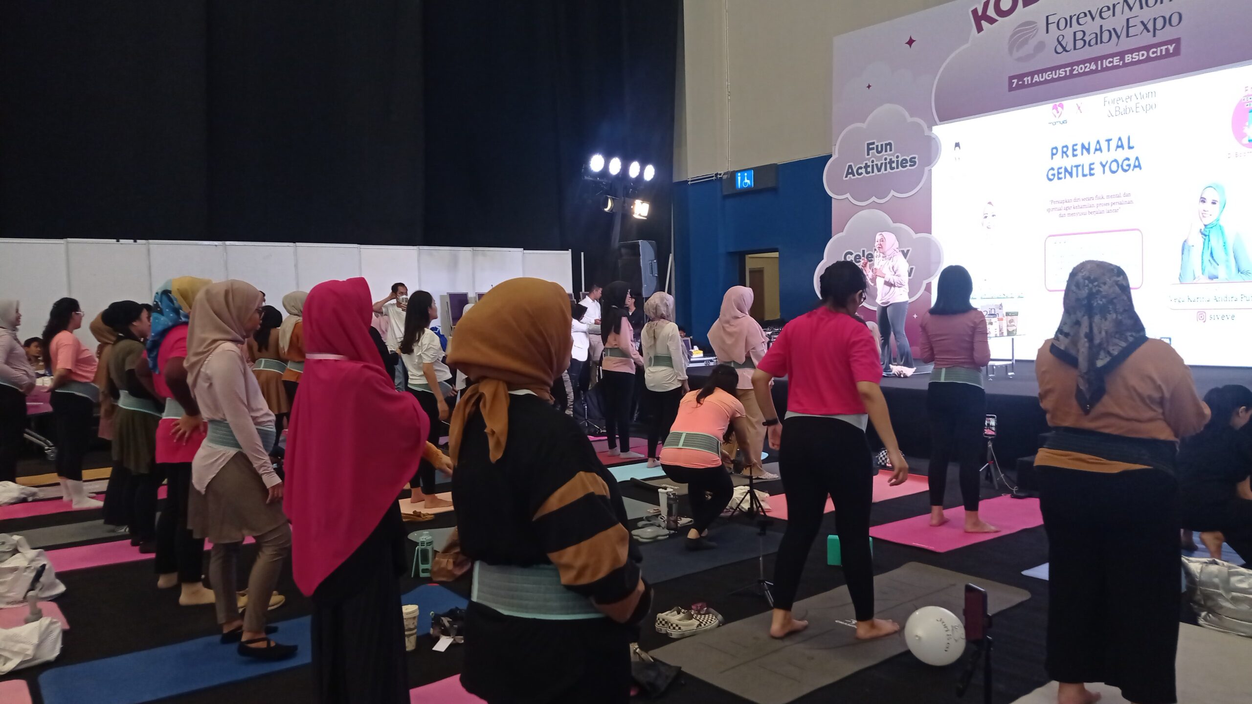 Momyes Gelar Prenatal Gentle Yoga Dan Launching Produk Soyalmond