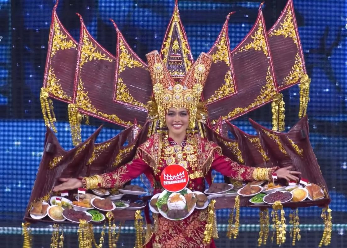 Berkat Kostum Nasional “The Royal Flavors Of Payakumbuah”, Nova Liana Melenggang Ke Grand Final Miss Grand Internasional 2024