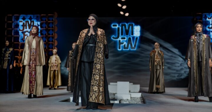 Menjadi Desainer Penutup dalam JMFW 2026, Nina Nugroho Tampilkan Kemewahan dan Keanggunan Nusantara