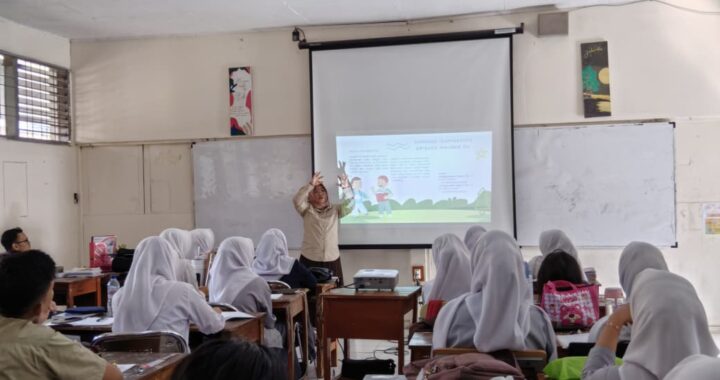 UNJ Gelar Pelatihan Angklung Metode Kodály Berbasis Teknologi di SMAN 1 Rancaekek, Tingkatkan Kemampuan Musikal Siswa